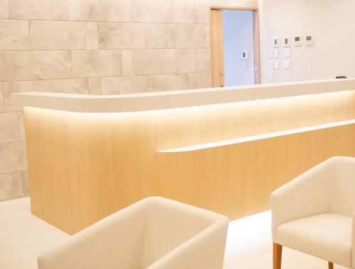 西28丁目駅前腎泌尿器科の待合室・受付前