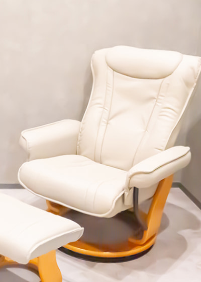 ゆったりと座ることができる診察室の椅子