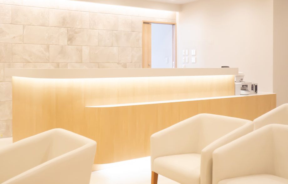 西28丁目駅前腎泌尿器科の待合室・受付前